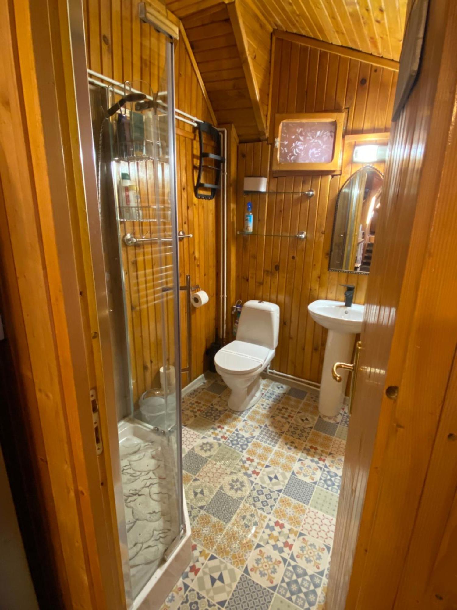 דירות בראשוב Wooden Attic מראה חיצוני תמונה