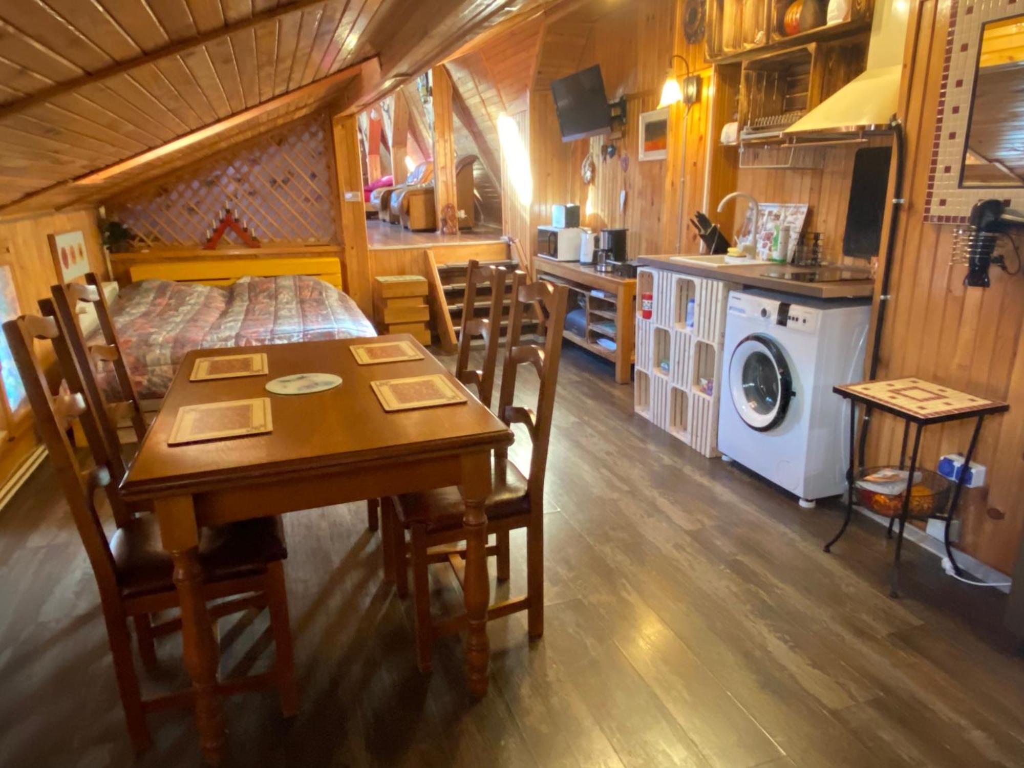 דירות בראשוב Wooden Attic מראה חיצוני תמונה