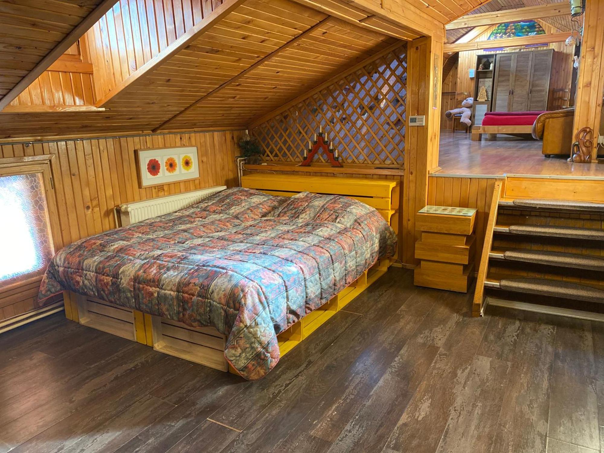 דירות בראשוב Wooden Attic מראה חיצוני תמונה