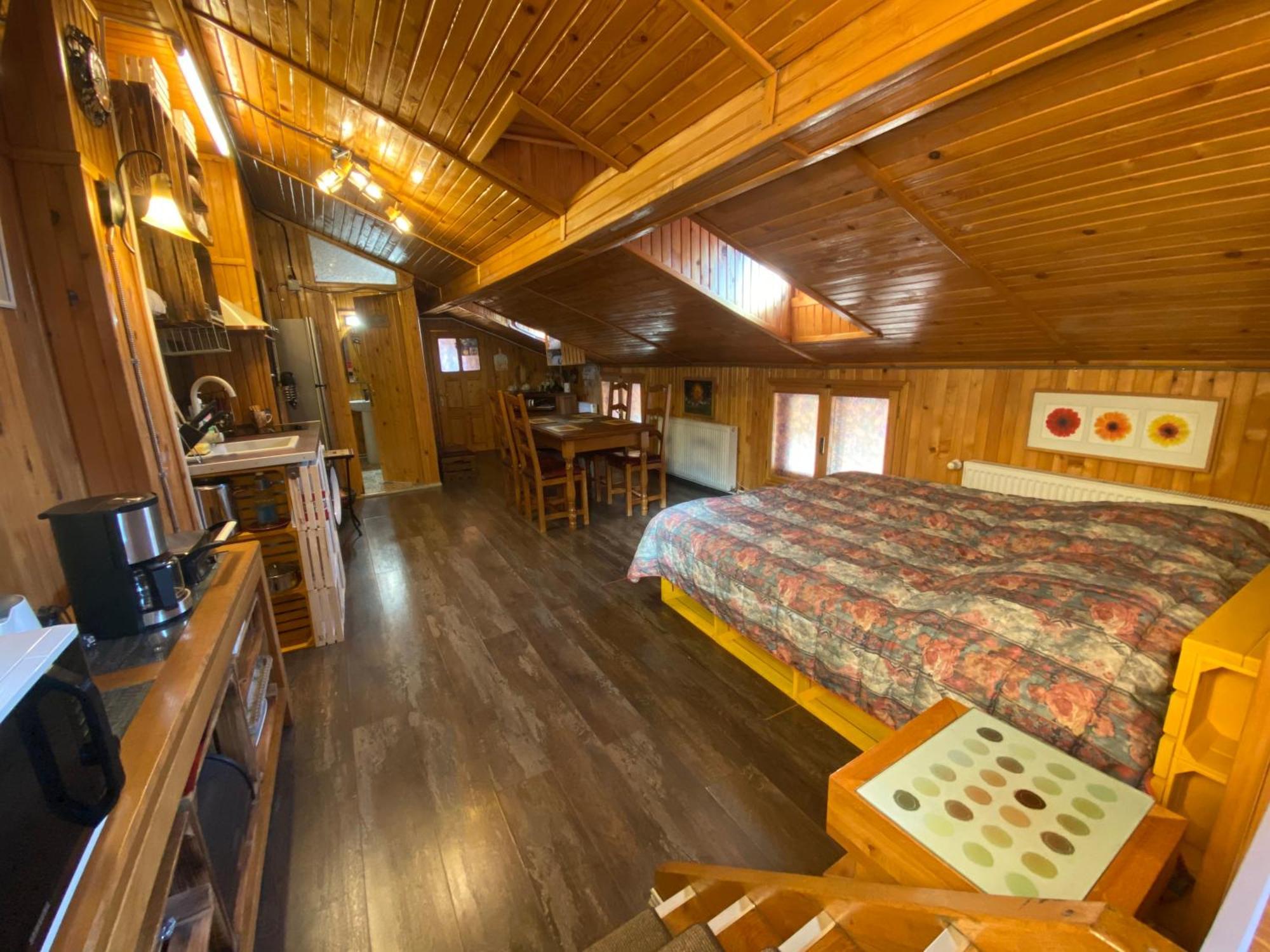 דירות בראשוב Wooden Attic מראה חיצוני תמונה