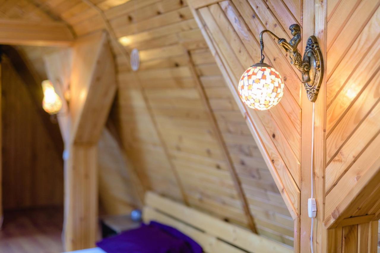 דירות בראשוב Wooden Attic מראה חיצוני תמונה