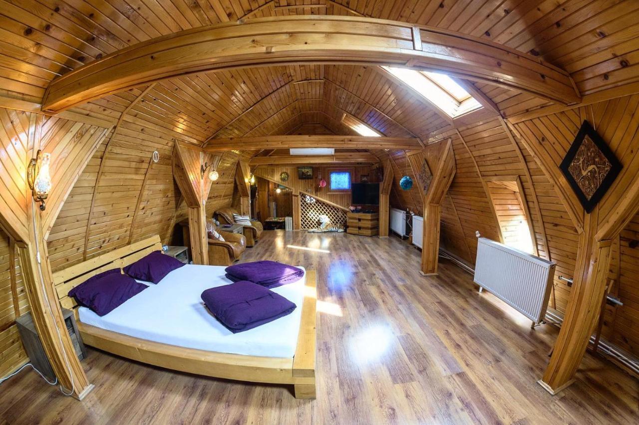 דירות בראשוב Wooden Attic מראה חיצוני תמונה